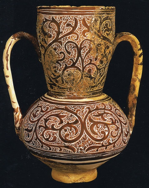 File:Small sgraffited ceramic jug of Islamic origin. Early 12th Century. From the Castle of Lorca in Lorca, Murcia, Spain.jpg