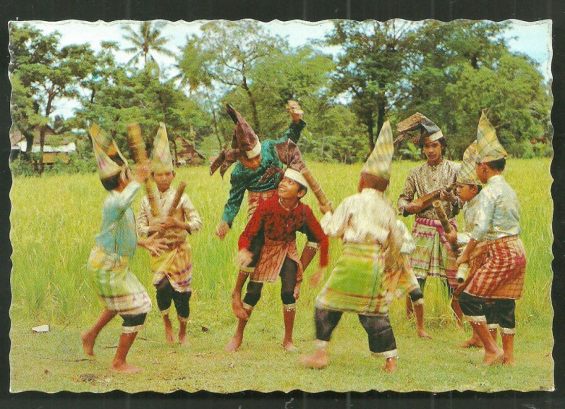 File:Postcard showing native Indonesian boys performing the Ganrang Bulo dance.png