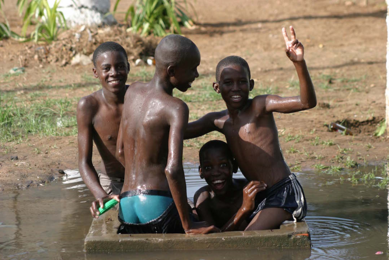 File:Angolan boys at a swimming hole in Luanda.png