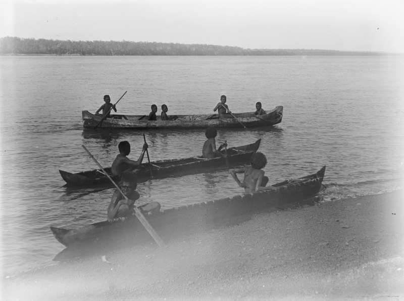 File:BASEDOW Herbert 1911 Fish-tail bark and dug-out canoes, Melville Island, Northern Territory 1458x1084.jpg