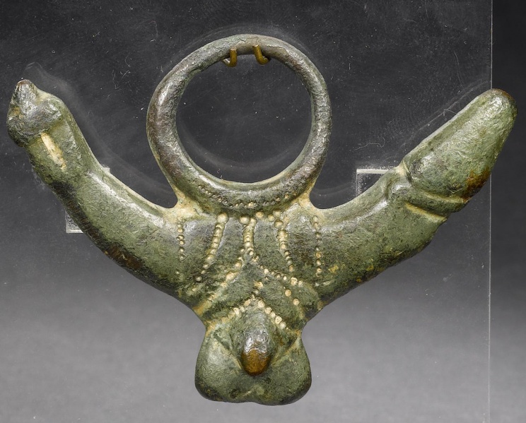 File:Anon romanphallicamuletpendant ca1st3rdCAD private collection.jpg